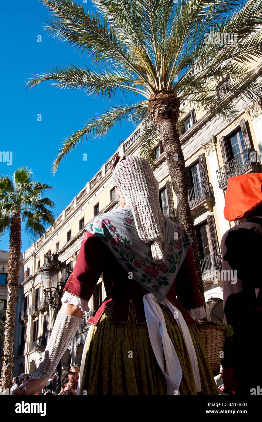 Fiesta de Santa Eulalia, fête typique du 12 février avec des géants et des figures à grosse tête, Barcelone, Ciutat Vella, Espagne Banque D'Images