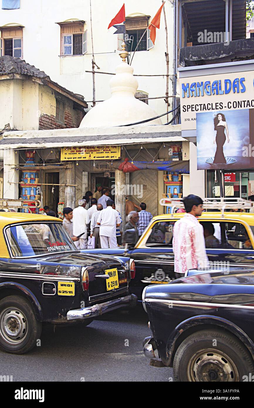 Lieu de culte Déesse Durga ou temple Kali Mata, route Kalbadevi, lignes marines, Bombay Mumbai, Maharashtra, Inde, Asie Banque D'Images
