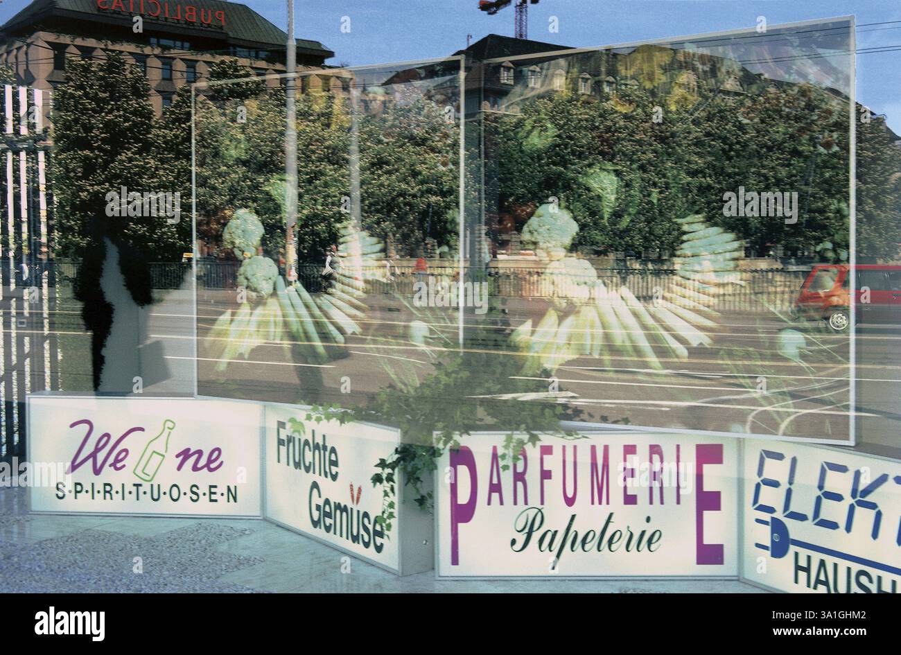 Les reflets flottent comme le déploiement de fan japonais, Genève, Suisse, Europe Banque D'Images