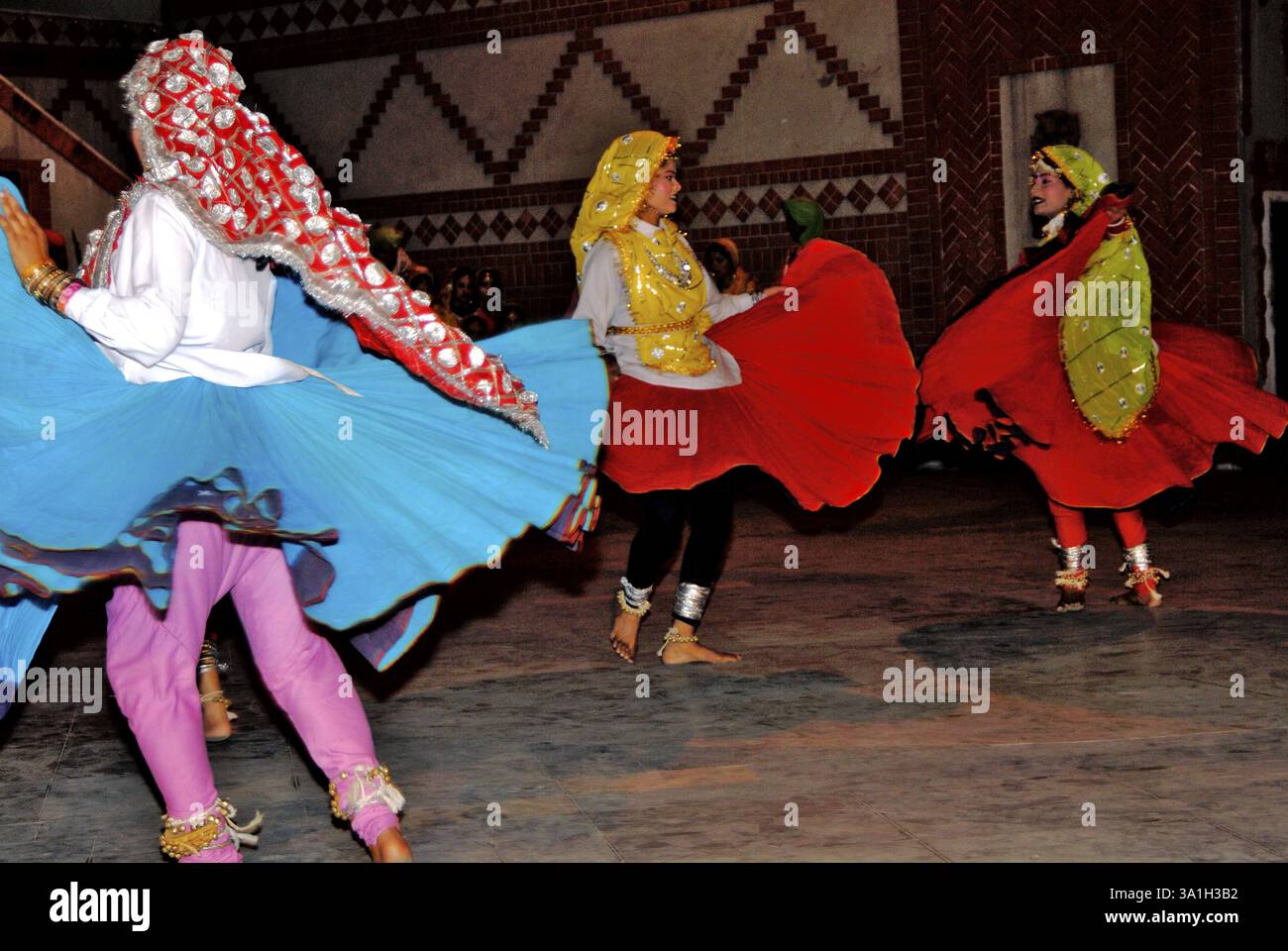 Femmes dansant, Inde, Asie Banque D'Images