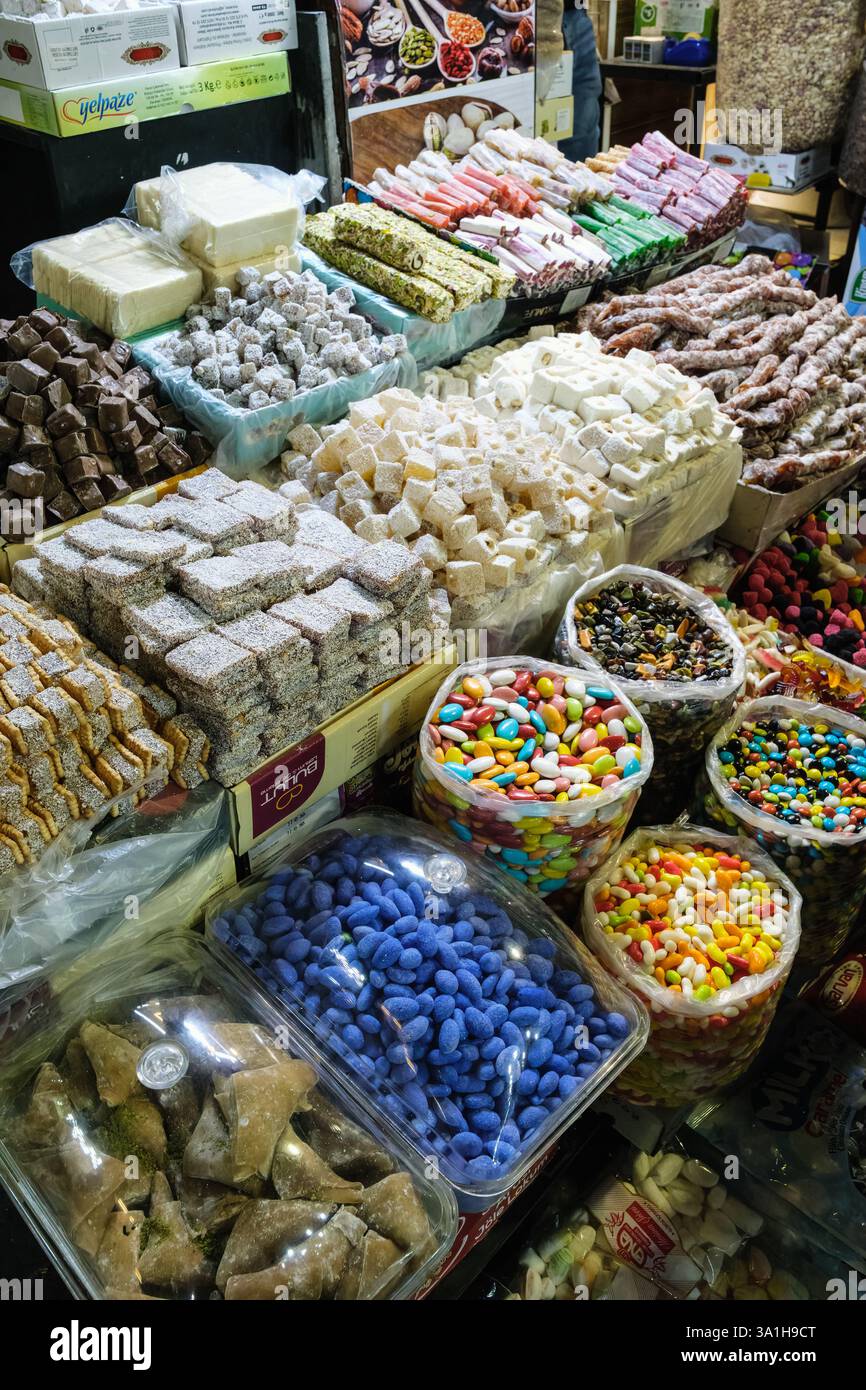 Sanliurfa, Turquie, Turkiye. Délice turc, bonbons et bonbons à vendre. Banque D'Images