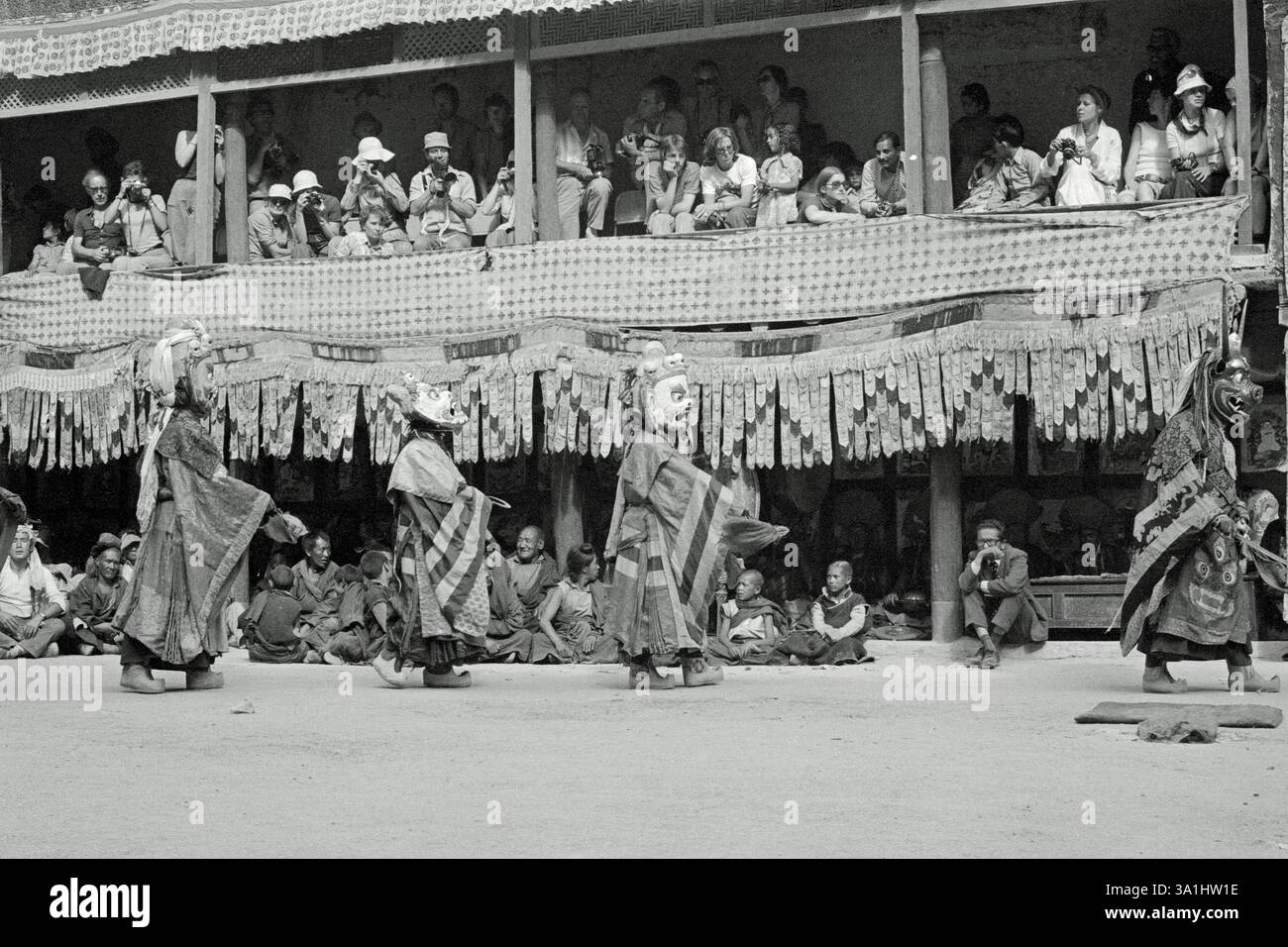 Four Mask Man faisant une activité sur le festival Hemis à Hemis Gompa Ladakh, Jammu et Cachemire, Inde, Asie Banque D'Images