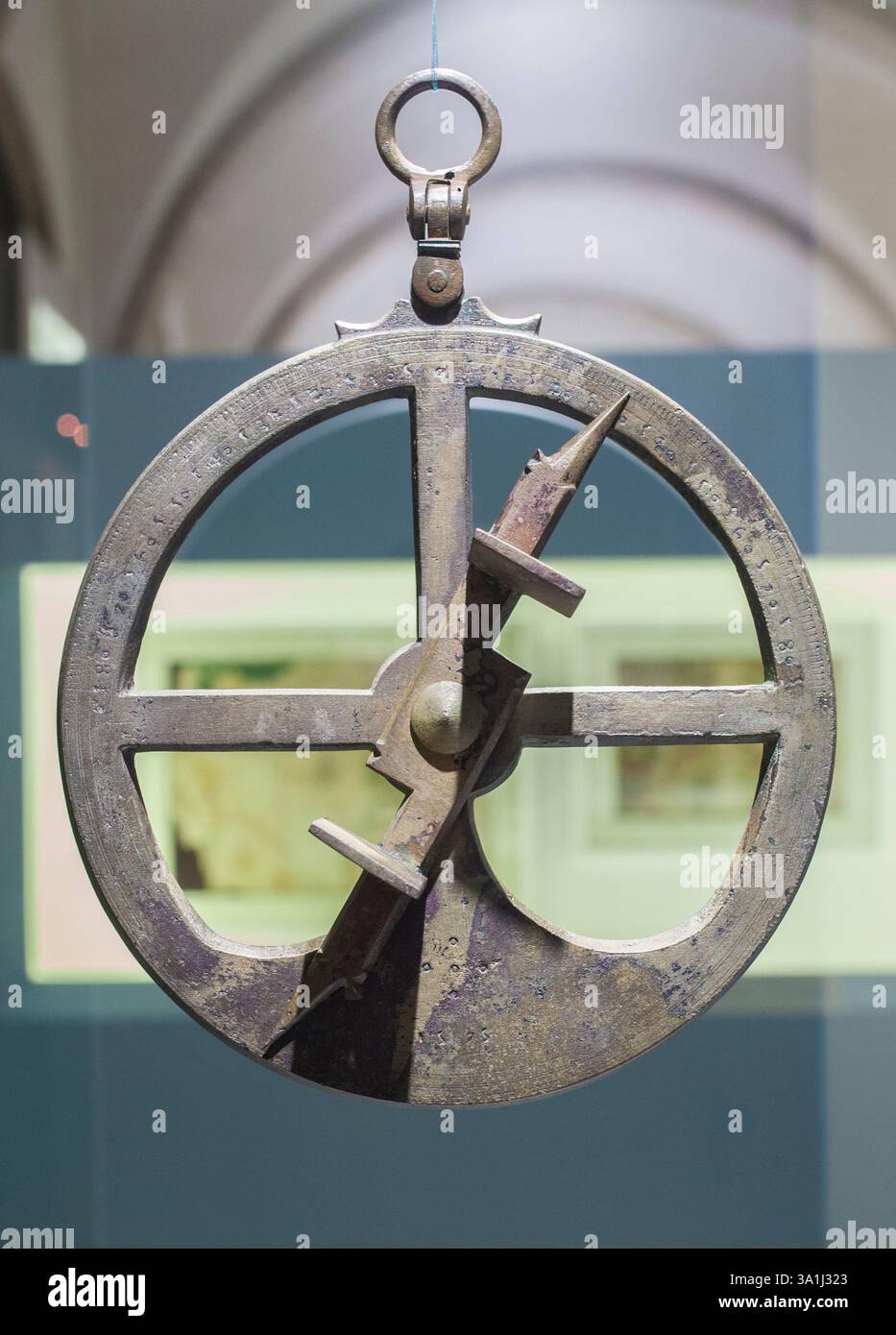 Lisbonne, Portugal - le 1er mars 2020 : astrolabe, instrument astronomique utilisé comme carte str. Musée de la Marine, Lisbonne, Portugal Banque D'Images