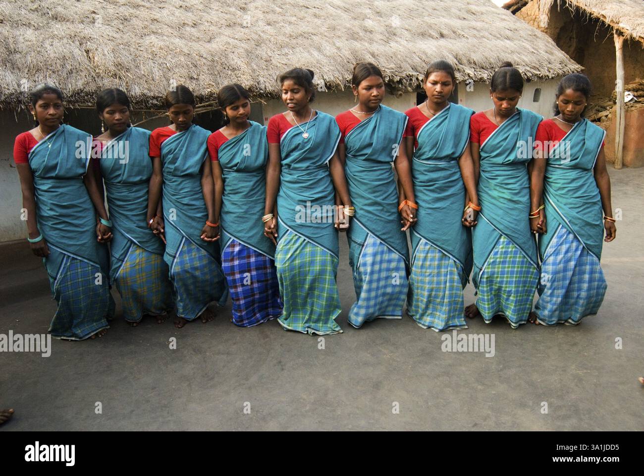 Accueil traditionnel à l'invité, tribal Santhal, Dumka, Jharkhand, Inde, Asie Banque D'Images