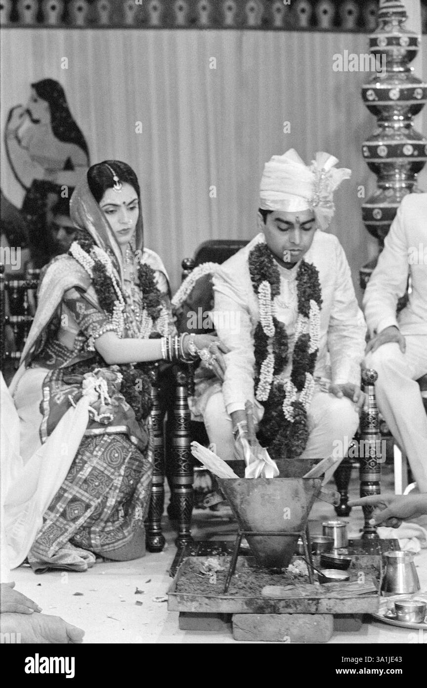 Cérémonie de mariage de Nita Ambani et Mukesh Ambani fils de Dhirubhai Ambani le propriétaire de Reliance industries, Bombay Naw Mumbai, Maharashtra, Inde NA M Banque D'Images