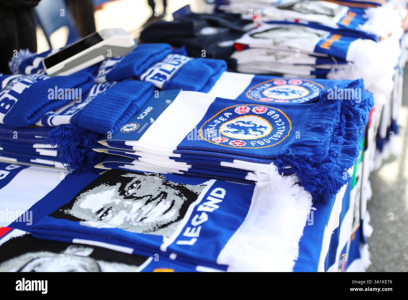 Londres, Royaume-Uni. 09 mars 2025. Marchandise Chelsea pendant le match de Chelsea FC contre Leicester City FC English premier League à Stamford Bridge, Londres, Angleterre, Royaume-Uni le 9 mars 2025 crédit : Megan Ewens/Every second Media crédit : Every second Media/Alamy Live News Banque D'Images