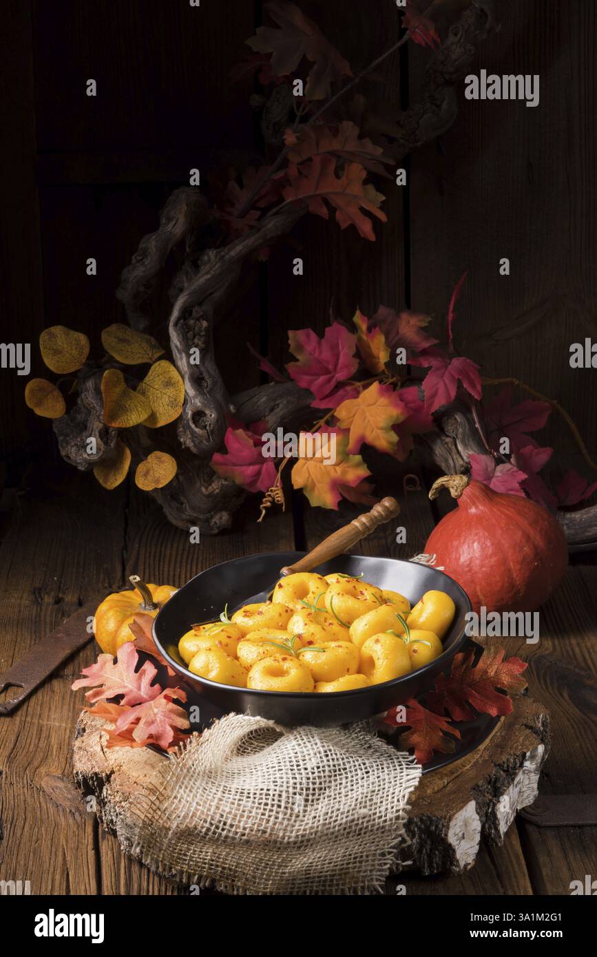 Délicieux boulettes d'automne avec purée de potiron hokkaido Banque D'Images