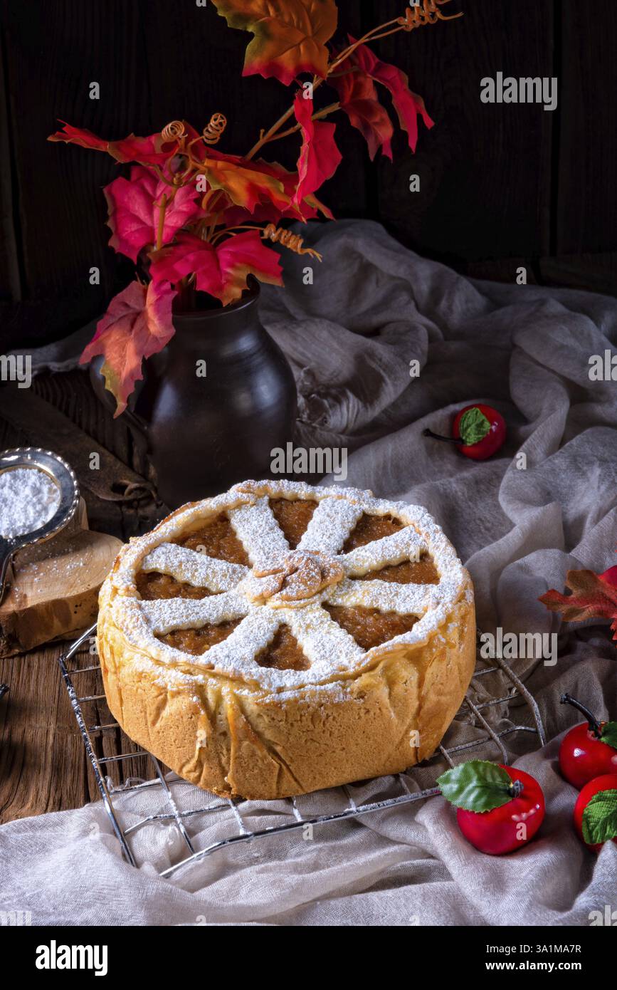 Pommes recouvertes d'une croûte croquante - c'est la tarte aux pommes américaine Banque D'Images