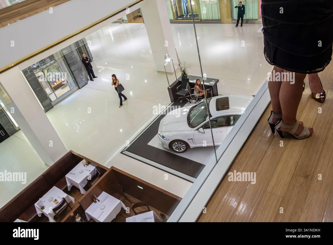 Sao Paulo, Brésil, 15 mars 2013. Intérieur du centre commercial JK Iguatemi, dans le quartier Vila Olimpia de Sao Paulo. Ce centre commercial offre des services de... Banque D'Images