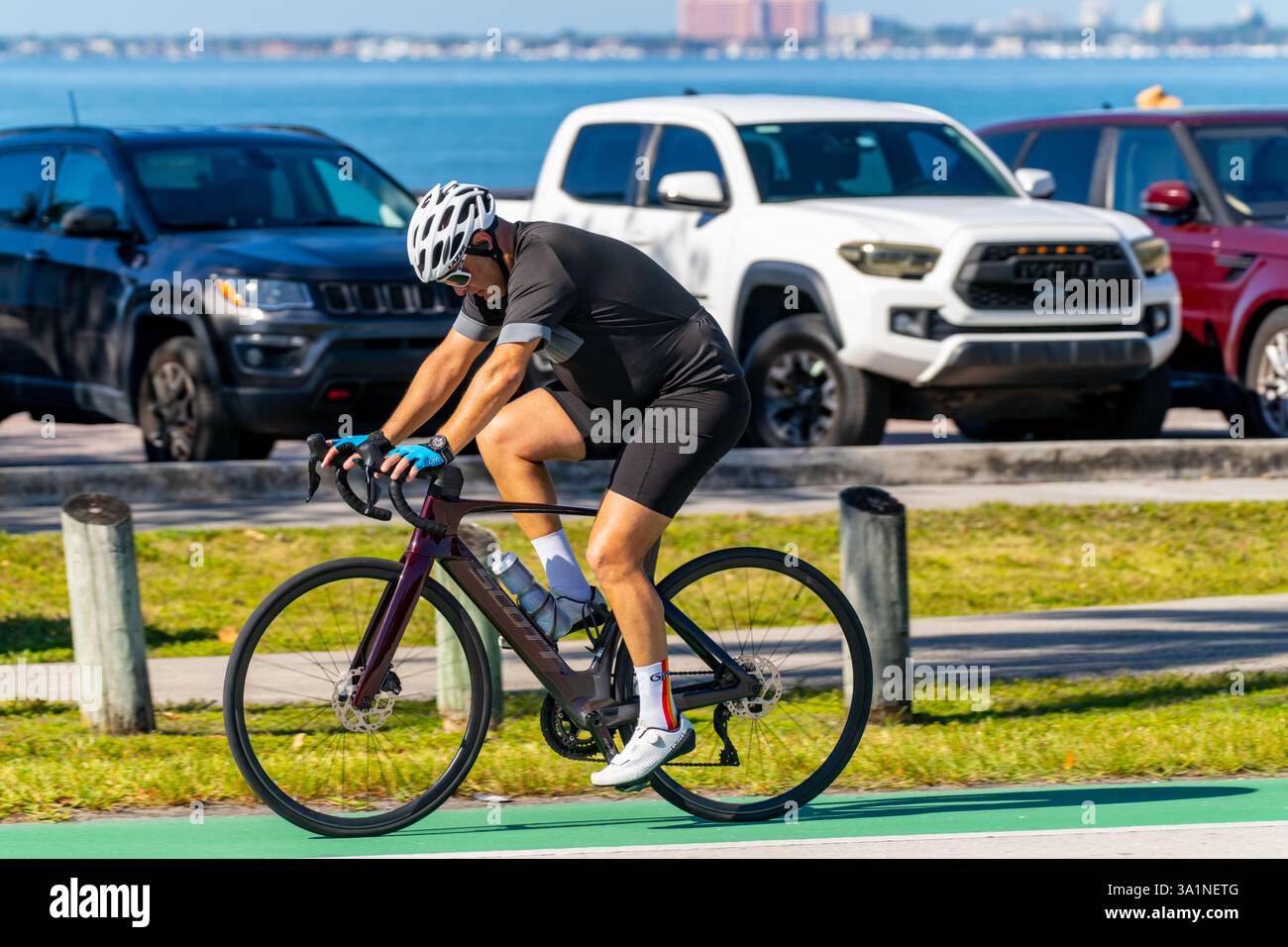 Key Biscayne Miami, FL, États-Unis - 8 mars 2025 : balade à vélo Miami Key Biscayne. Photos de sport Banque D'Images