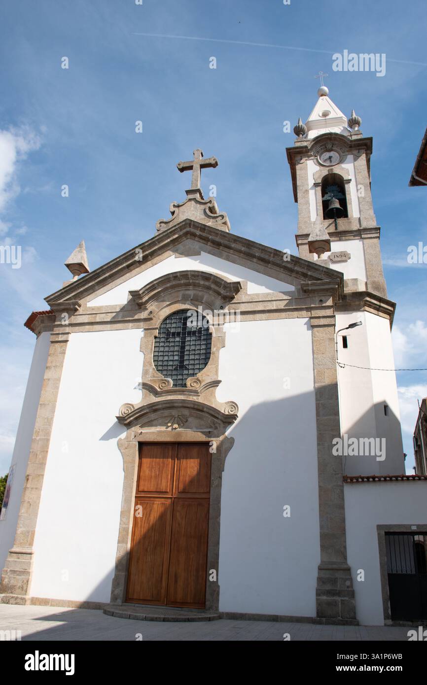Clocher de l'église d'Igreja Paroquial de Santa Marinha à Porto, Portugal Banque D'Images