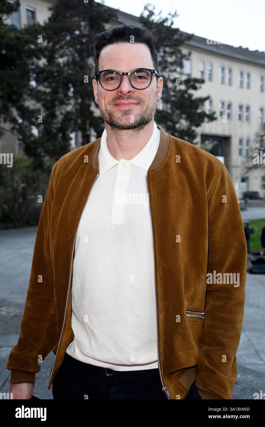 Tobias Licht BEI der Premiere des Theaterstücks Sherlock Holmes : Der Fall Moriarty in der Komödie am Kurfürstendamm im Ernst-Reuter-Saal. Berlin, 09.03.2025 *** Tobias Licht à la première de la pièce Sherlock Holmes The Moriarty case au Komödie am Kurfürstendamm dans le Ernst Reuter Saal Berlin, 09 03 2025 Foto:Xn.xKubelkax/xFuturexImagex holmes_5332 Banque D'Images