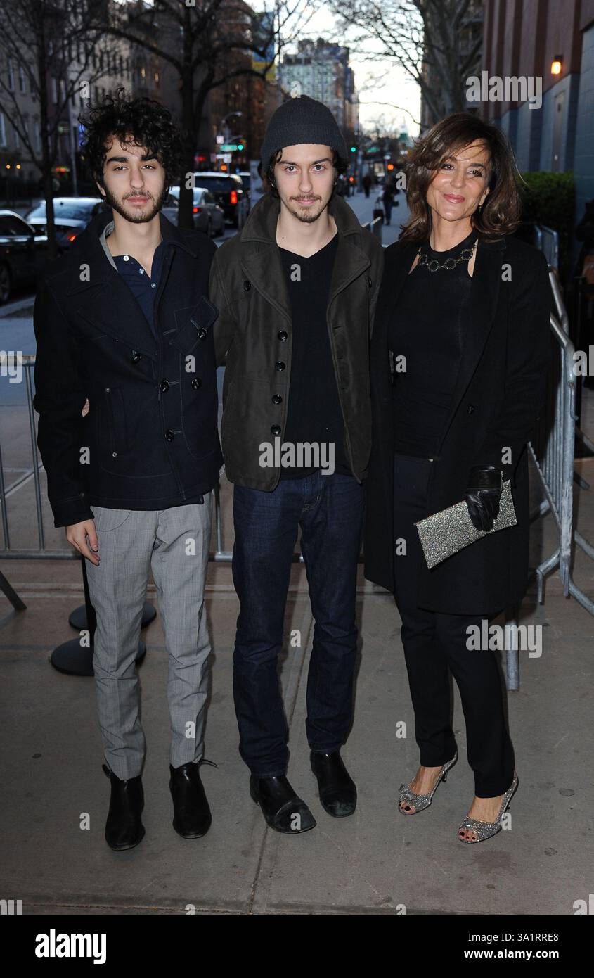Alex Wolff, Nat Wolff et Polly Draper sont venus assister à une projection du film « démolition » au SVA Theatre le 21 mars 2016 à New York Banque D'Images