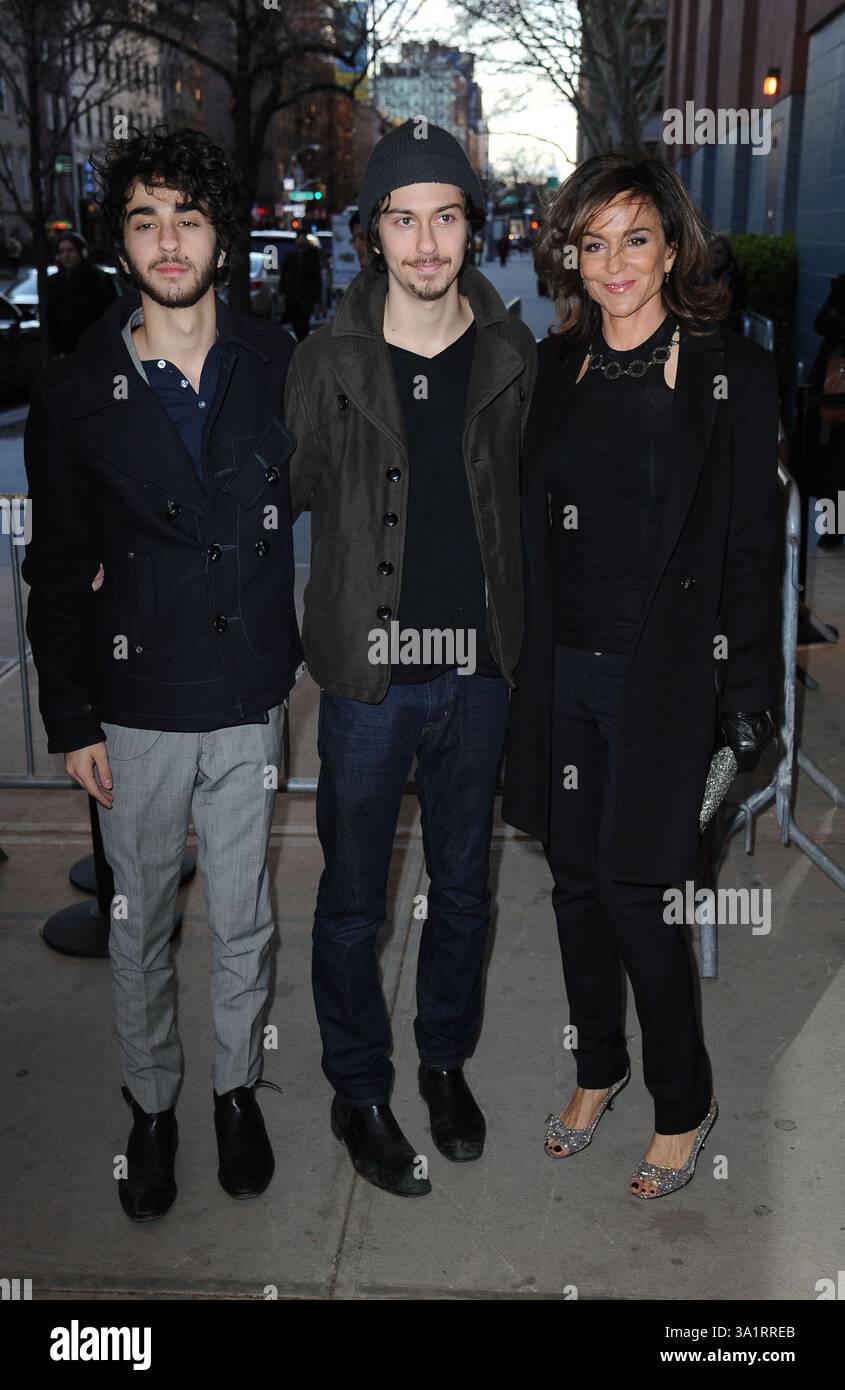 Alex Wolff, Nat Wolff et Polly Draper sont venus assister à une projection du film « démolition » au SVA Theatre le 21 mars 2016 à New York Banque D'Images