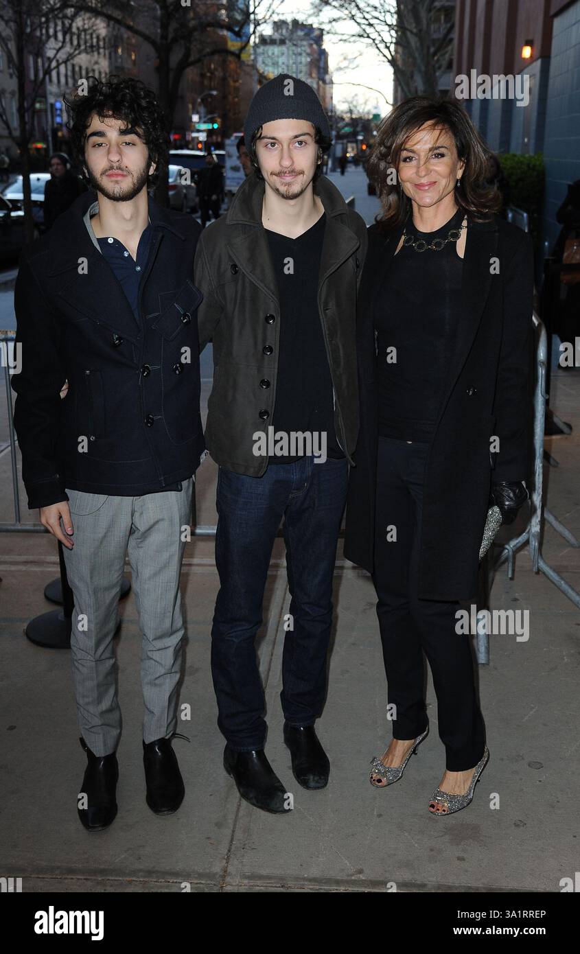 Alex Wolff, Nat Wolff et Polly Draper sont venus assister à une projection du film « démolition » au SVA Theatre le 21 mars 2016 à New York Banque D'Images