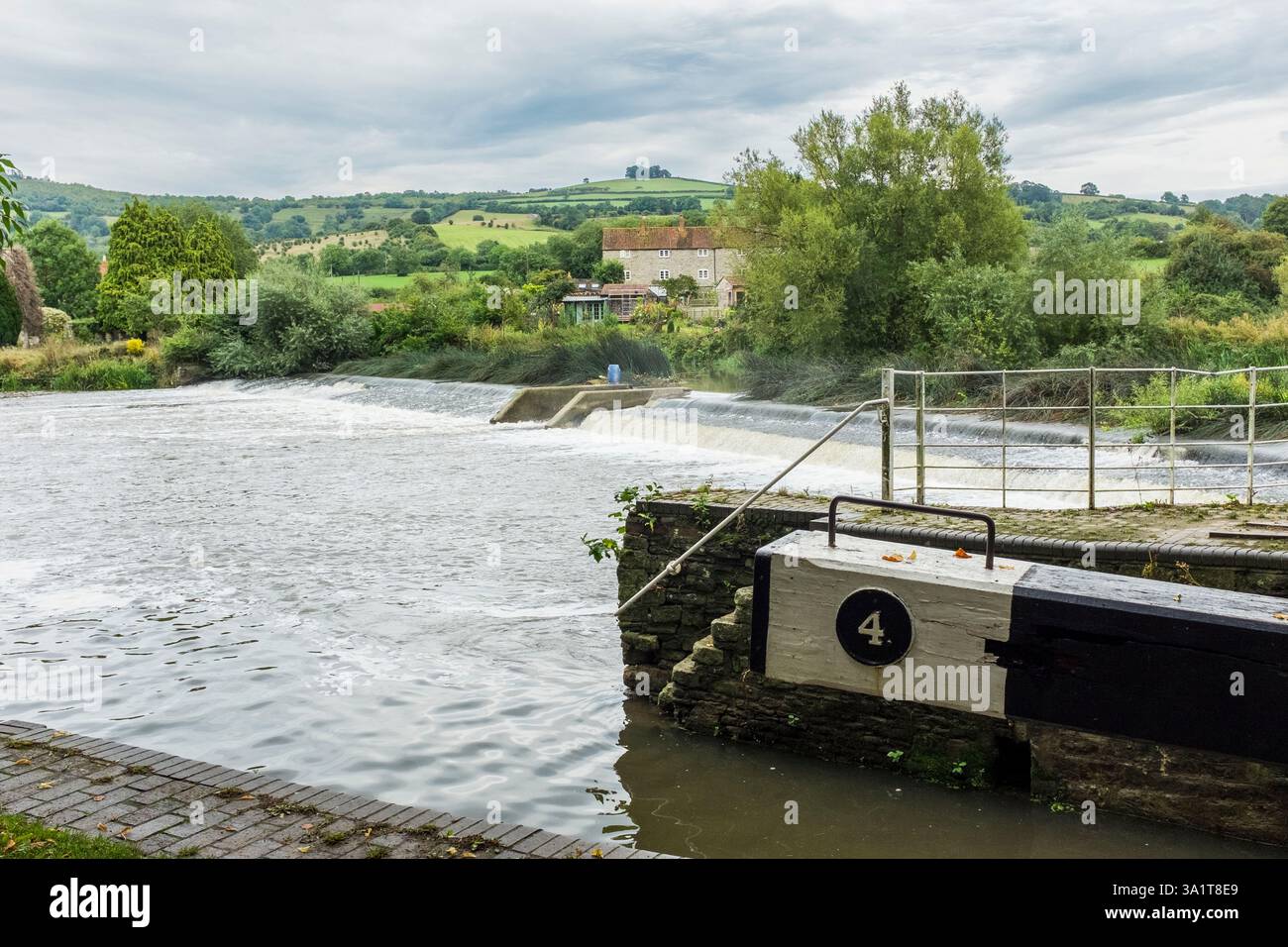 River Avon and lock, Saltford, Somerset, Royaume-Uni Banque D'Images