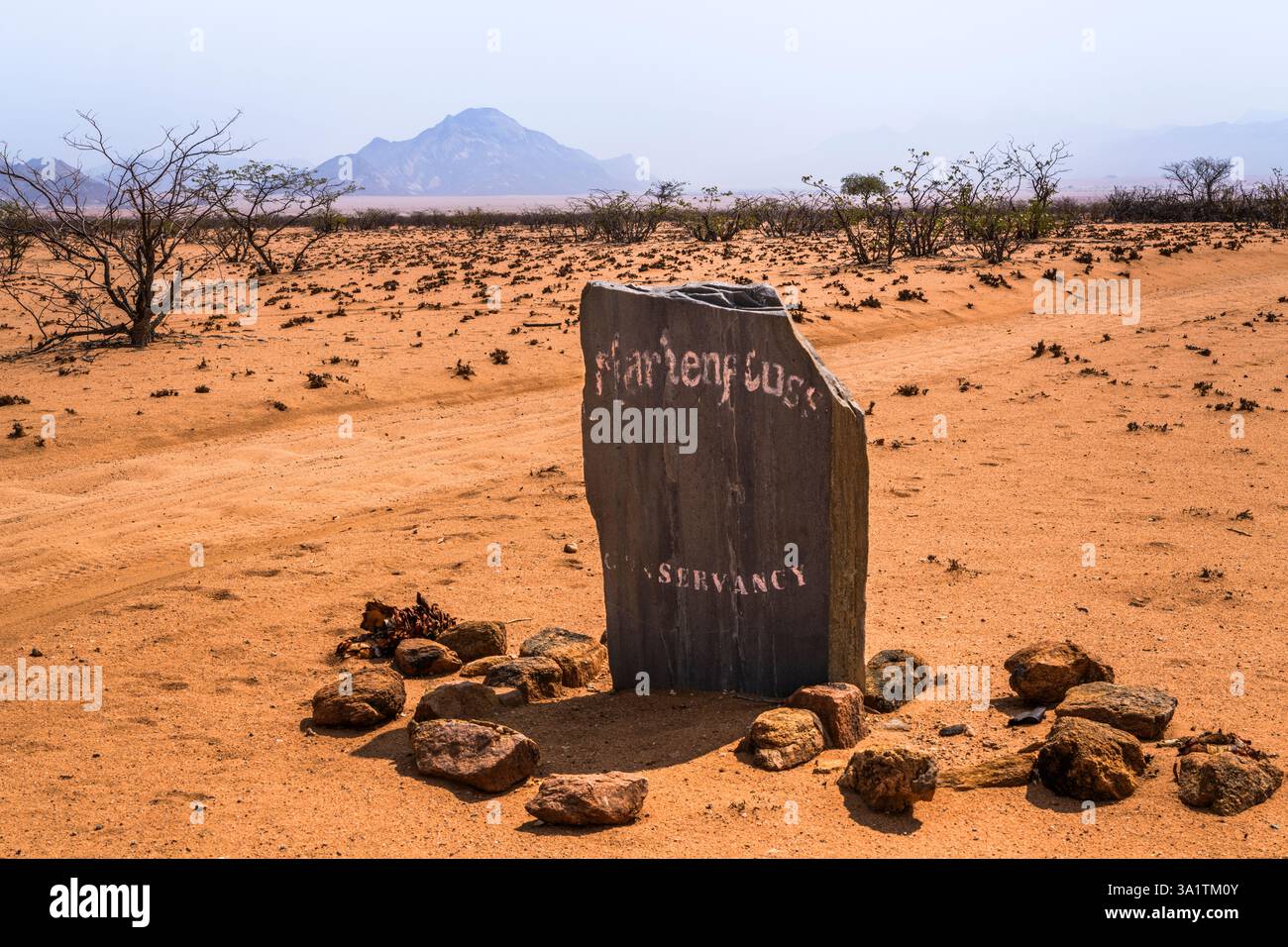 Entrée de la vallée de Marienfluss dans la région reculée de Kaokoveld, Namibie, Afrique Banque D'Images