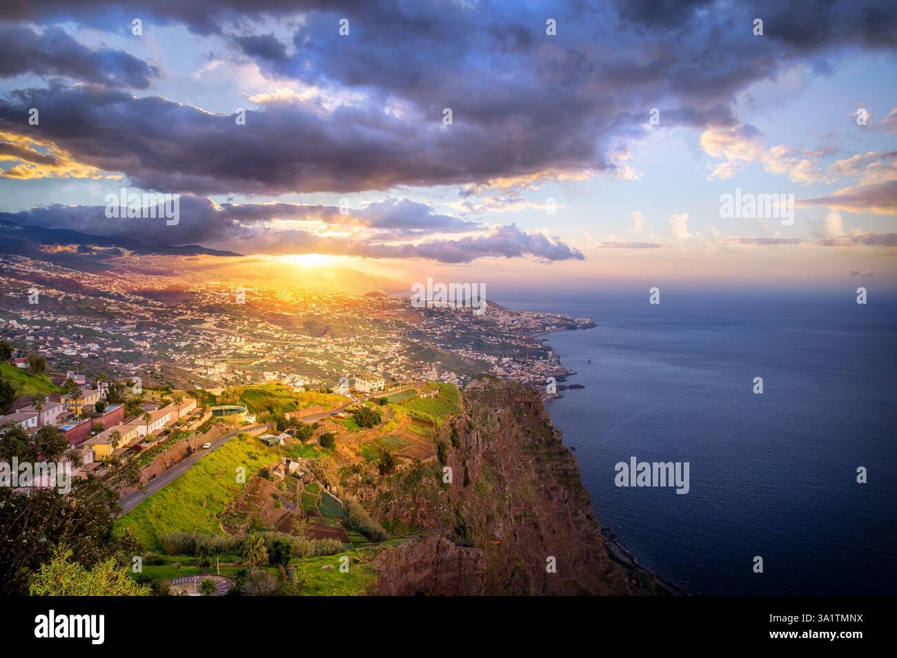 Vue aérienne du plus haut de la Cabo Girao, l'île de Madère, Portugal Banque D'Images