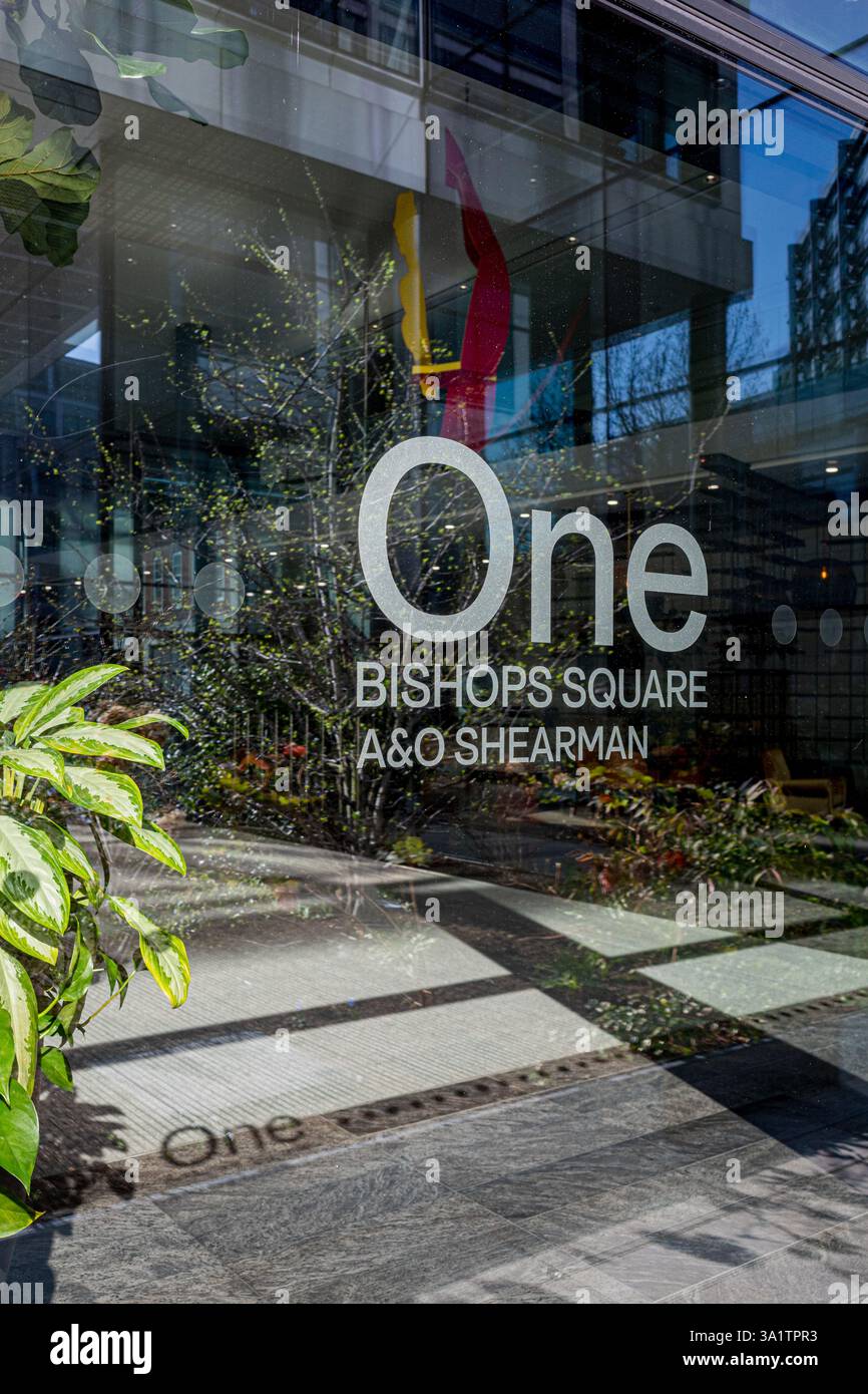 A&O Shearman Law Firm - bureaux du Top Law Firm A&O Shearman LLP au One Bishop's Square London. Allen Overy Shearman Sterling. Banque D'Images