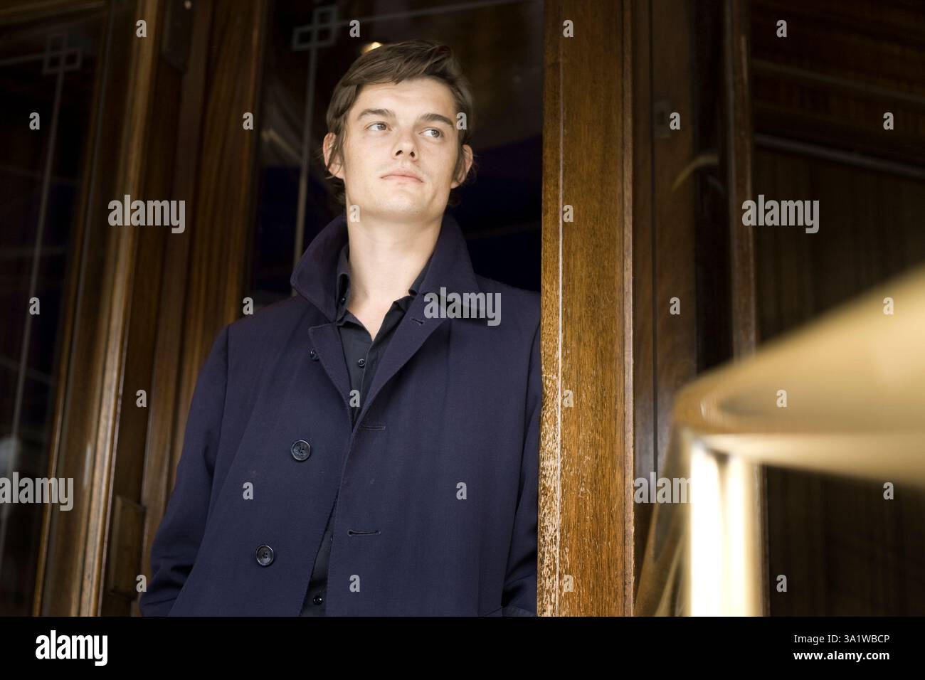 L'acteur britannique Sam Riley photographié après avoir reçu le prix de la meilleure performance dans un long métrage britannique au Festival international du film d'Édimbourg pour son rôle de chanteur Ian Curtis dans le film Control. Le 61e Festival s'est déroulé du 15 au 26 août et a présenté des films du monde entier. Banque D'Images