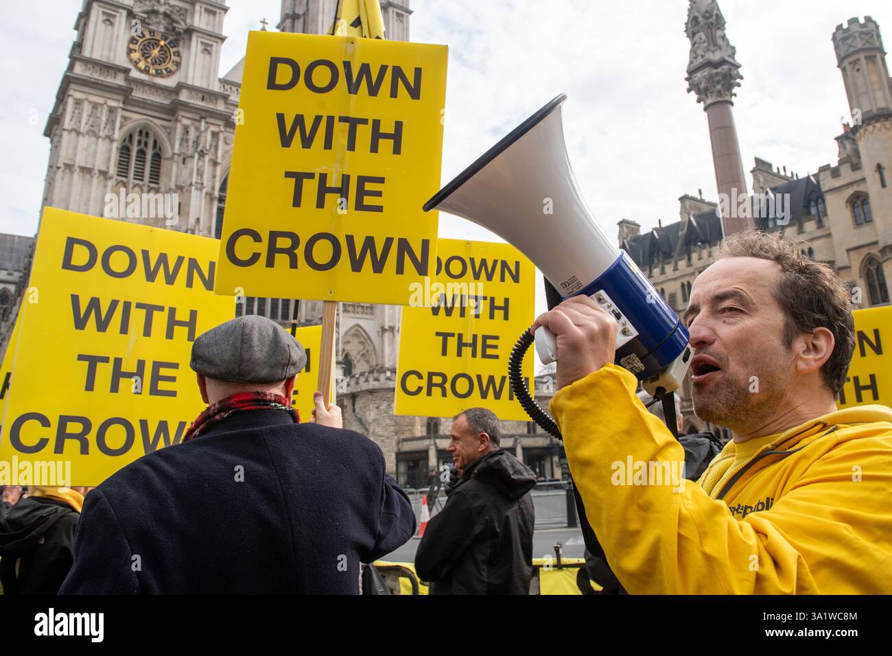 Londres, Angleterre, Royaume-Uni. 10 mars 2025. Les manifestants anti-monarchie du groupe Republic organisent une manifestation devant l'abbaye de Westminster à Londres avant le Commonwealth Day Service of Celebration. (Crédit image : © Thomas Krych/ZUMA Press Wire) USAGE ÉDITORIAL SEULEMENT! Non destiné à UN USAGE commercial ! Crédit : ZUMA Press, Inc/Alamy Live News crédit : ZUMA Press, Inc/Alamy Live News Banque D'Images