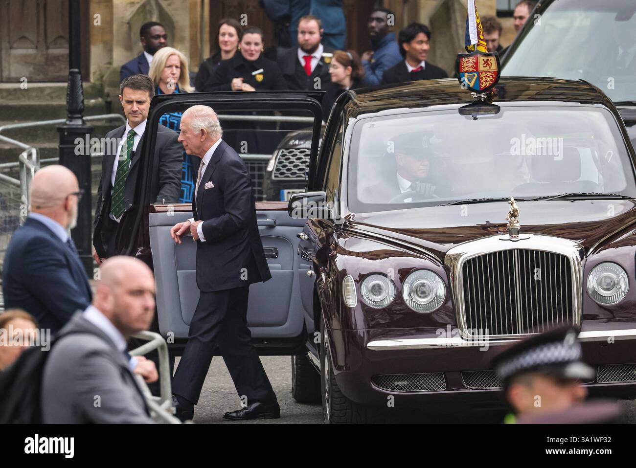 Londres, Royaume-Uni. 10 mars 2025. Le roi Charles III et la reine Camilla arrivent. Le Commonwealth Service est une célébration du Commonwealth et de ses Nations, qui a lieu à l'abbaye de Westminster. Crédit : Imageplotter/Alamy Live News Banque D'Images