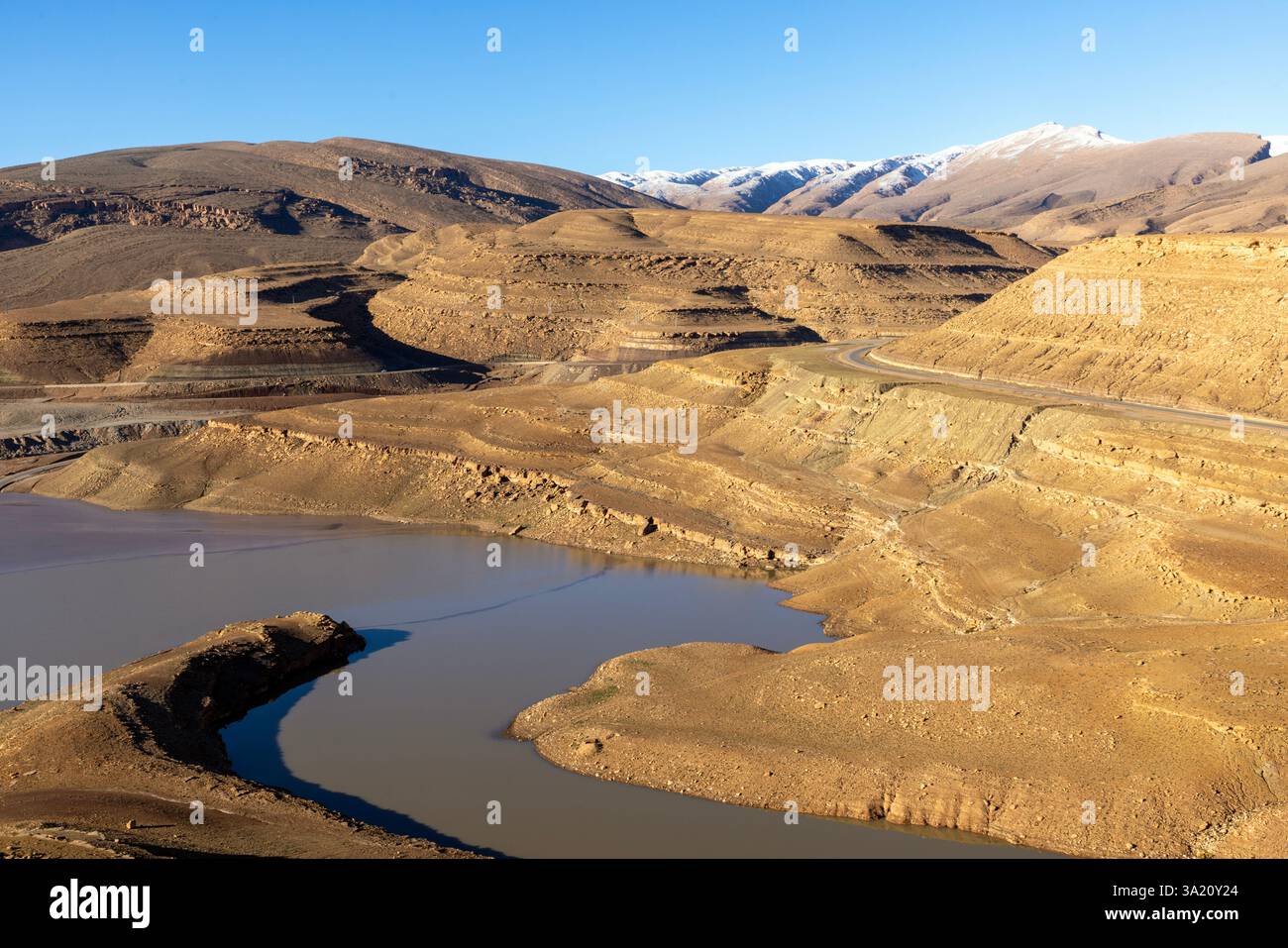 Le barrage de Toudgha à Tinghir, au Maroc, protège les gorges de Toudgha des inondations, assure l'irrigation et fournit de l'eau potable et industrielle. Banque D'Images