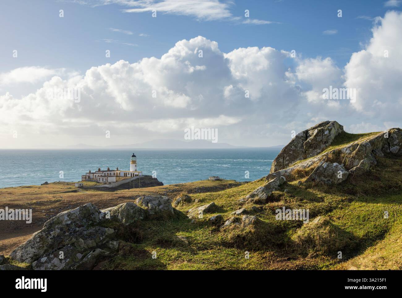 Phare de Neist point sur l'île de Skye, en Écosse. Hiver (février) 2025. Banque D'Images