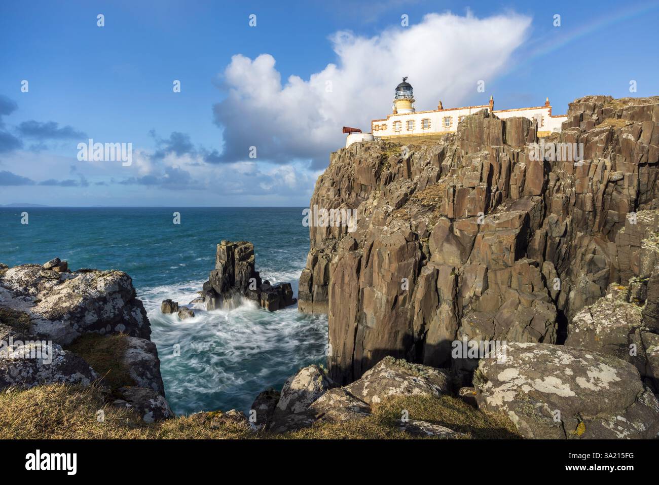 Phare de Neist point sur l'île de Skye, en Écosse. Hiver (février) 2025. Banque D'Images