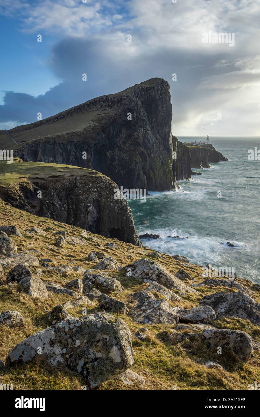 Phare de Neist point sur l'île de Skye, en Écosse. Hiver (février) 2025. Banque D'Images
