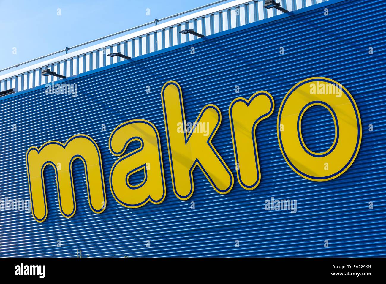 Logo Makro. Makro est une marque internationale néerlandaise de clubs d'entrepôts, également appelés cash and carry stores. Banque D'Images