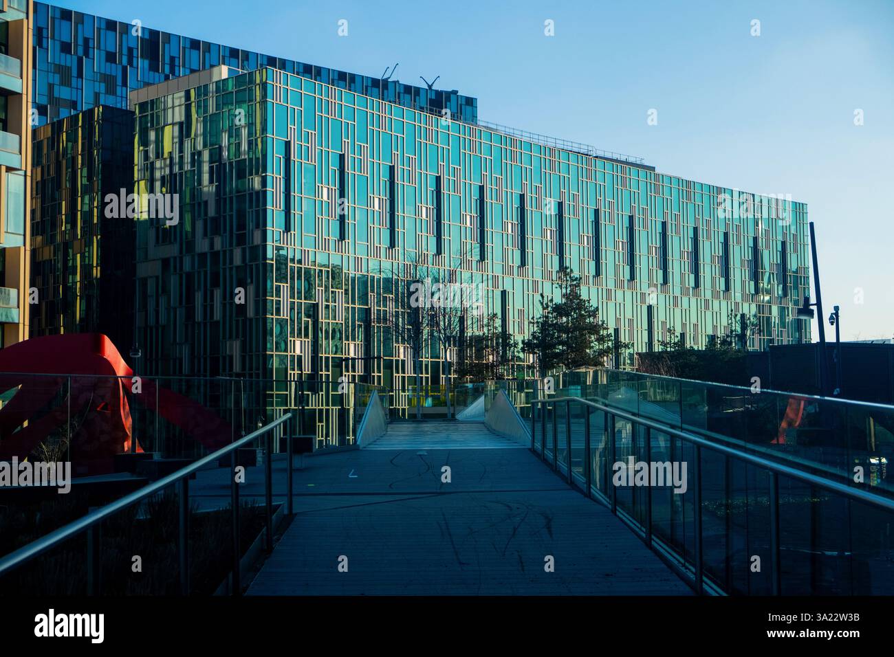 De nouveaux bâtiments et la zone récréative et résidentielle qui s'est développée autour de l'O2 à Greenwich dans le sud-est de Londres Banque D'Images