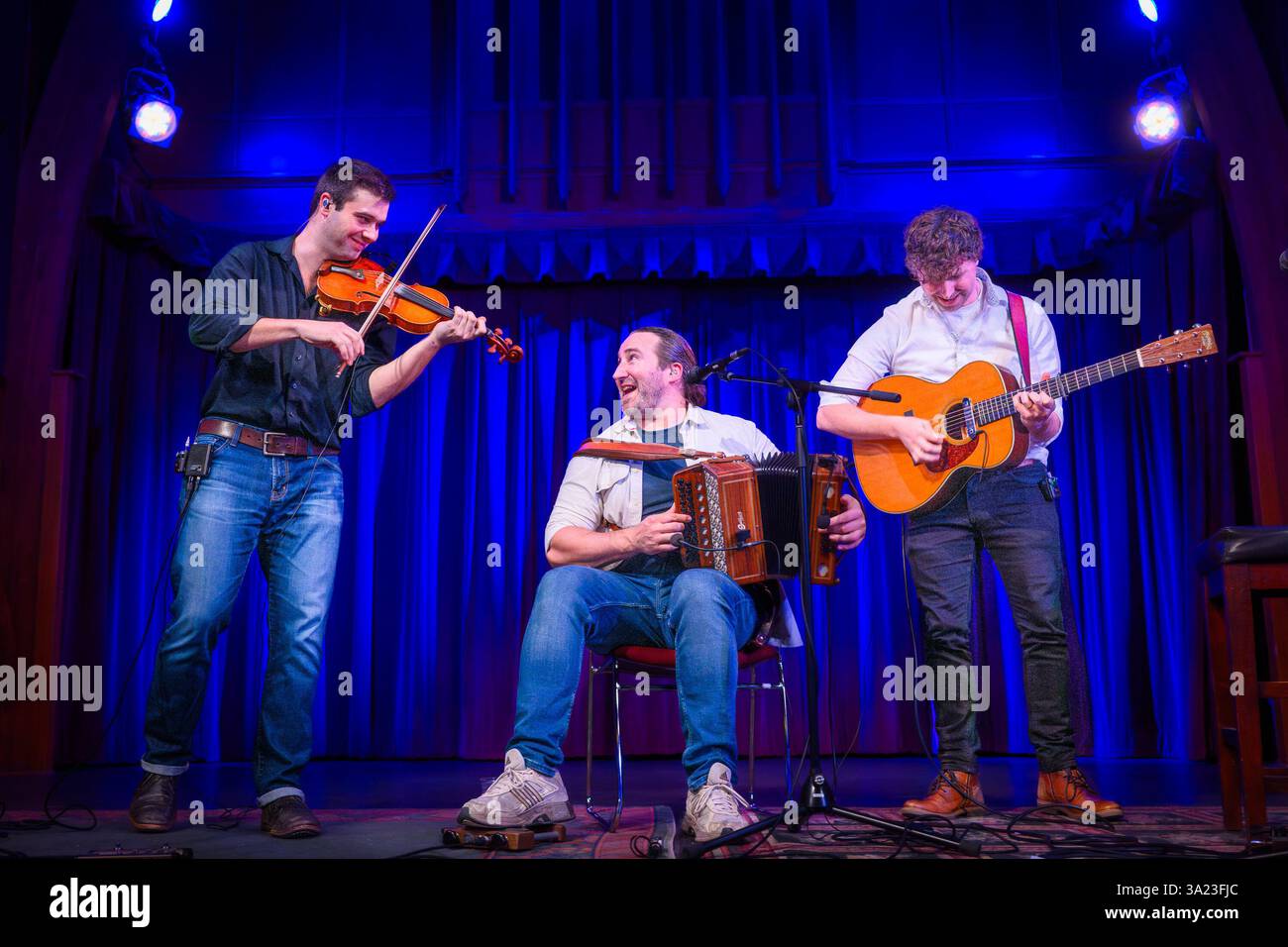 Groupe de musique traditionnelle irlandaise, Socks in the Frying Pan, groupe de 3 pièces, Banque D'Images
