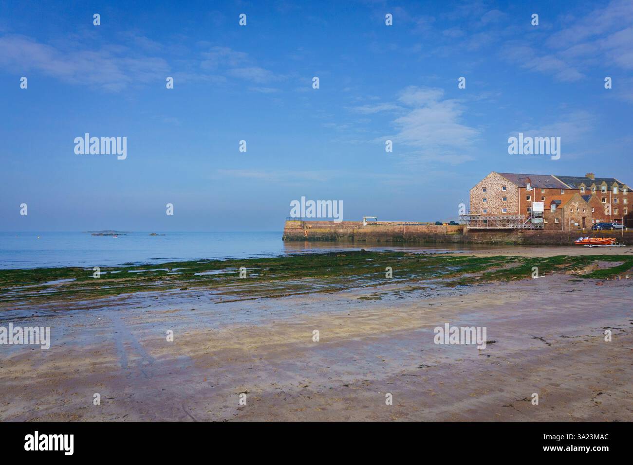 Un après-midi de printemps ensoleillé dans la ville côtière de North Berwick, en Écosse Banque D'Images