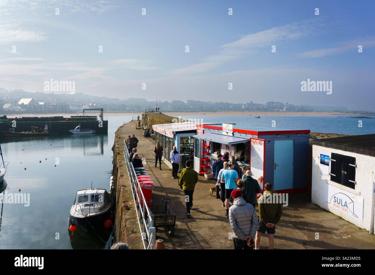 Un après-midi de printemps ensoleillé dans la ville côtière de North Berwick, en Écosse Banque D'Images