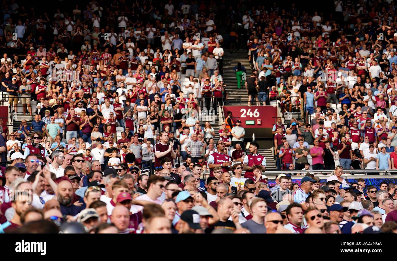 West Ham a Uni ses fans dans les gradins lors du match de premier League au stade de Londres. Date de la photo : samedi 17 août 2024. Photo PA. Voir l'histoire de PA SOCCER West Ham. Le crédit photo devrait se lire : Jordan Pettitt/PA Wire. Banque D'Images