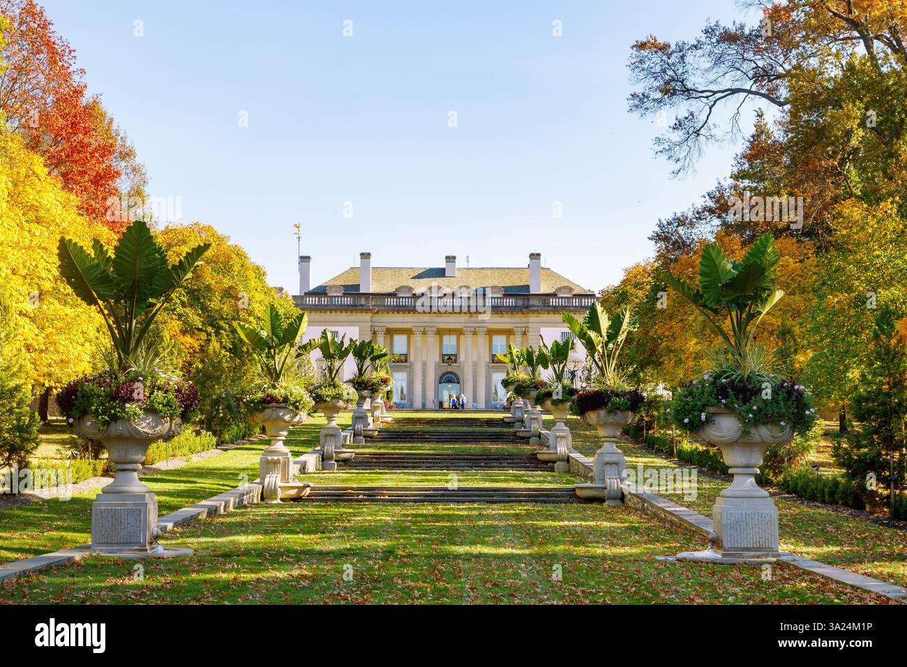 Domaine de Nemours avec jardins et vue sur Nemours Mansion près de Wilmington, New Castle County Delaware, États-Unis Banque D'Images