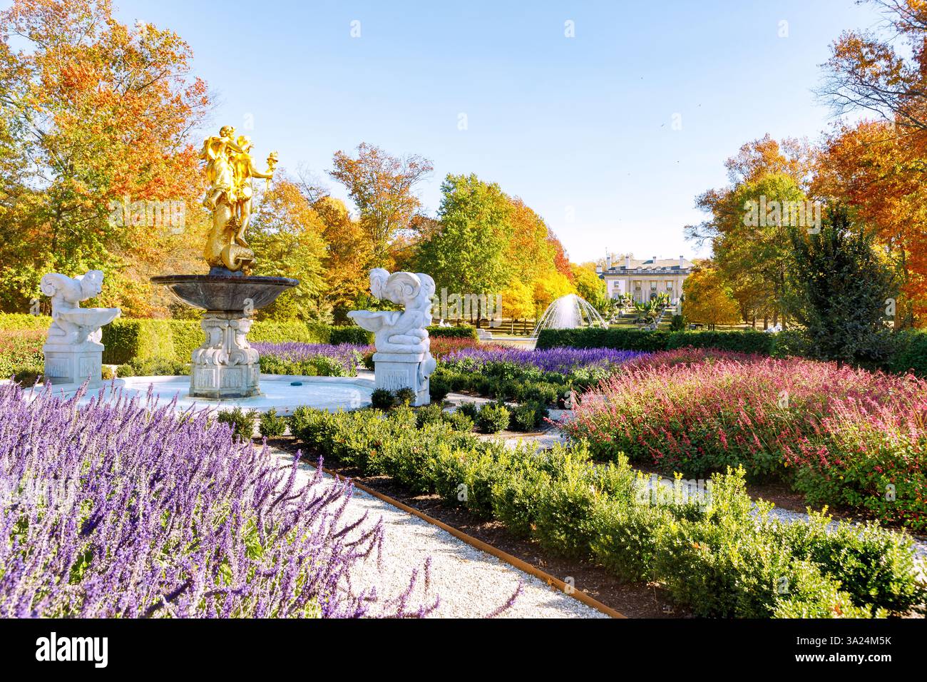 Domaine de Nemours avec jardins et vue sur le manoir de Nemours près de Wilmington, New Castle County Delaware, États-Unis Banque D'Images