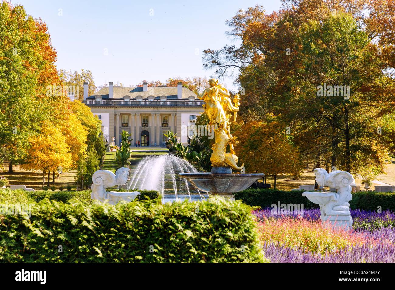 Domaine de Nemours avec jardins et vue sur le manoir de Nemours près de Wilmington, New Castle County Delaware, États-Unis Banque D'Images