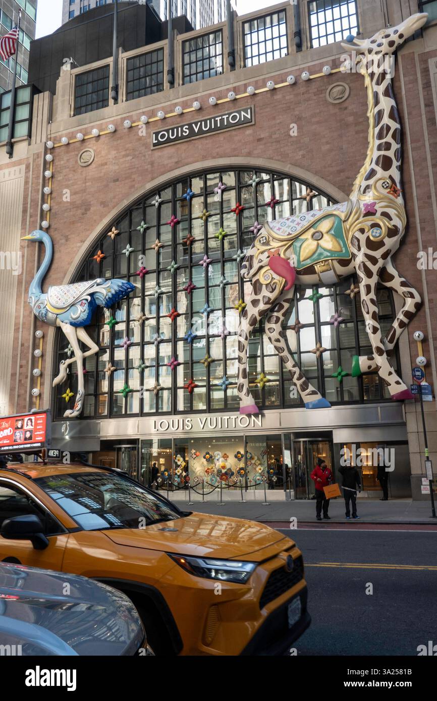 Le magasin temporaire Louis Vuitton a déménagé au 6 E. 57th équipé, 2025, New York City, USA Banque D'Images