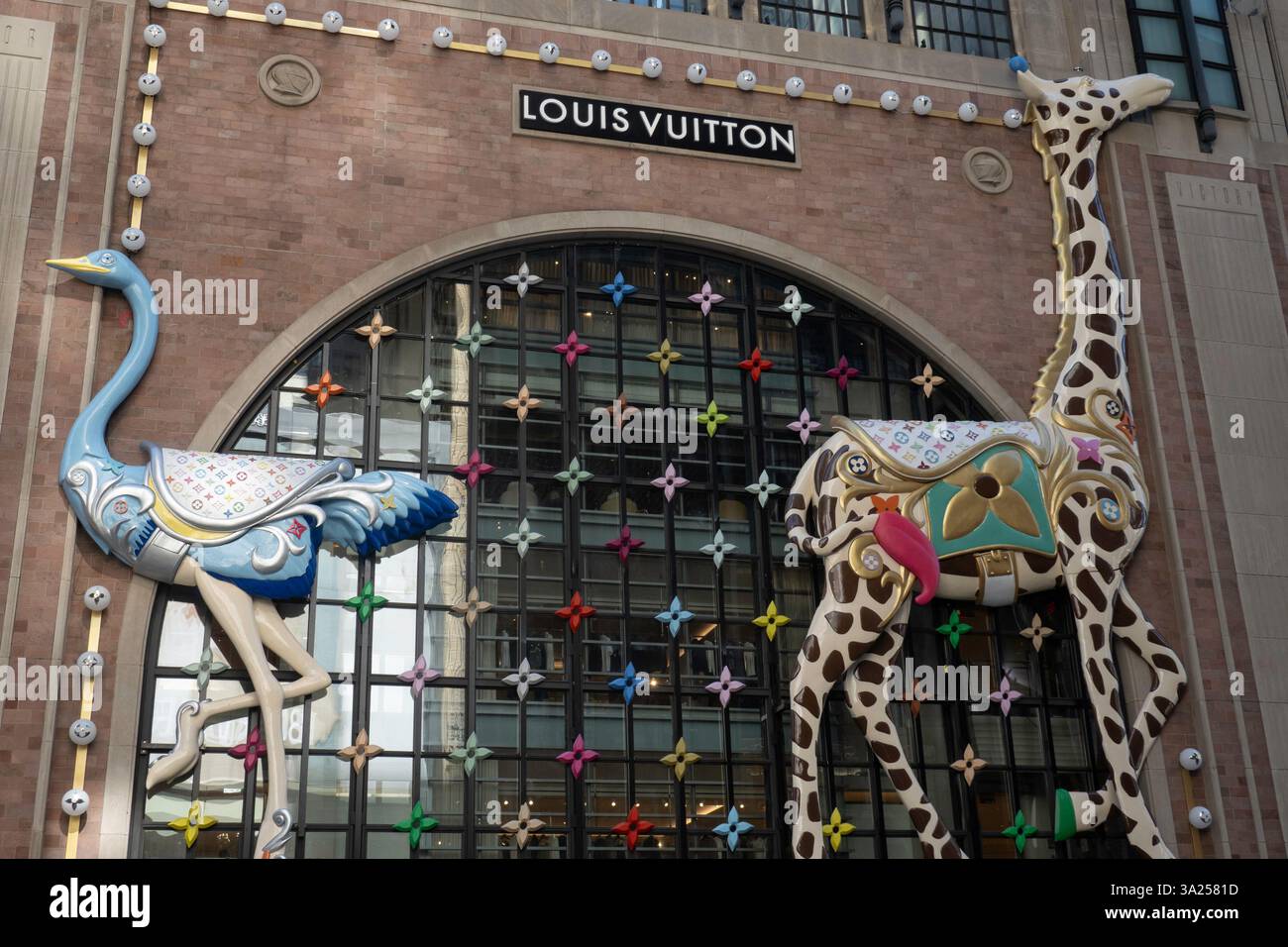 Le magasin temporaire Louis Vuitton a déménagé au 6 E. 57th équipé, 2025, New York City, USA Banque D'Images