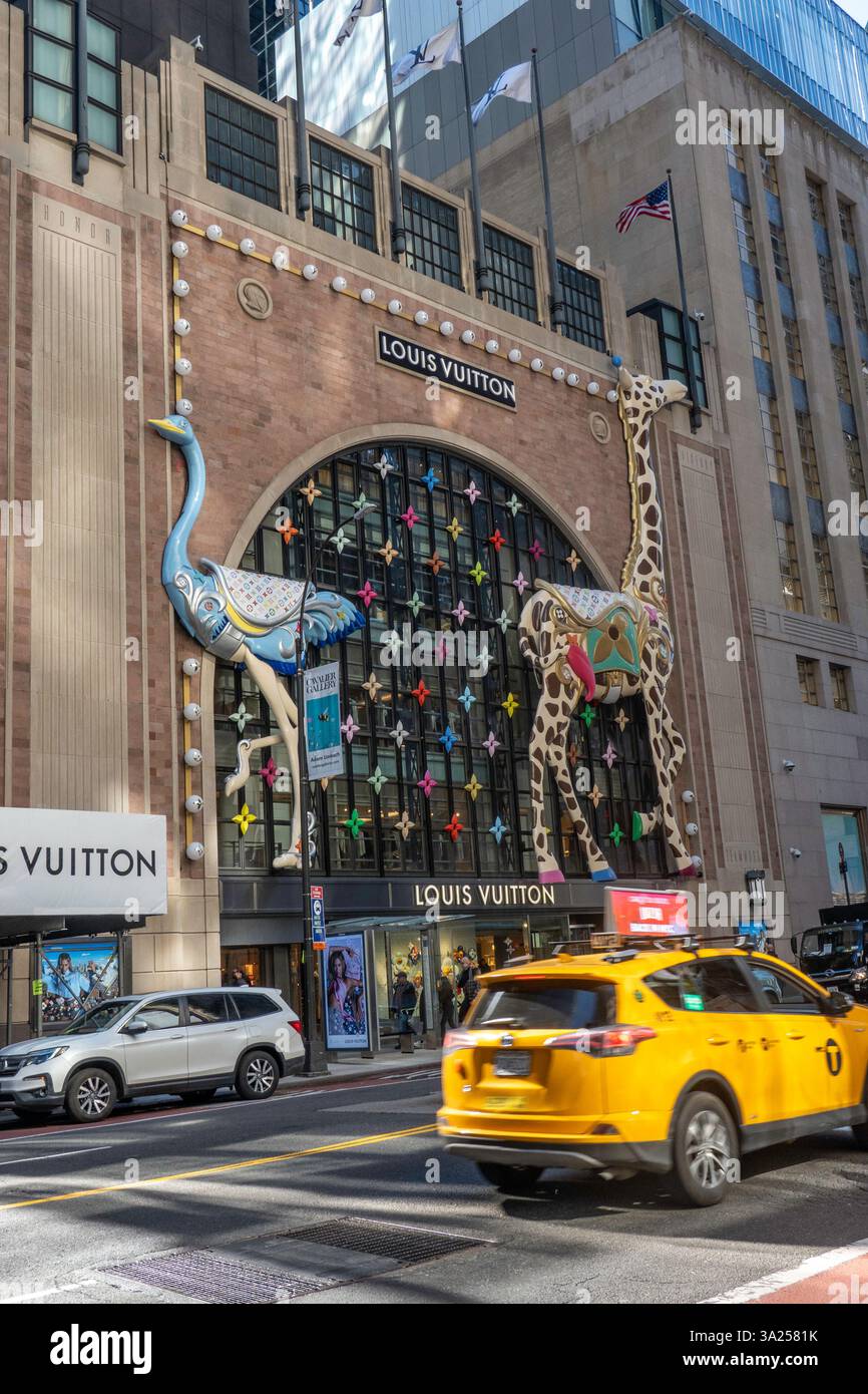 Le magasin temporaire Louis Vuitton a déménagé au 6 E. 57th équipé, 2025, New York City, USA Banque D'Images