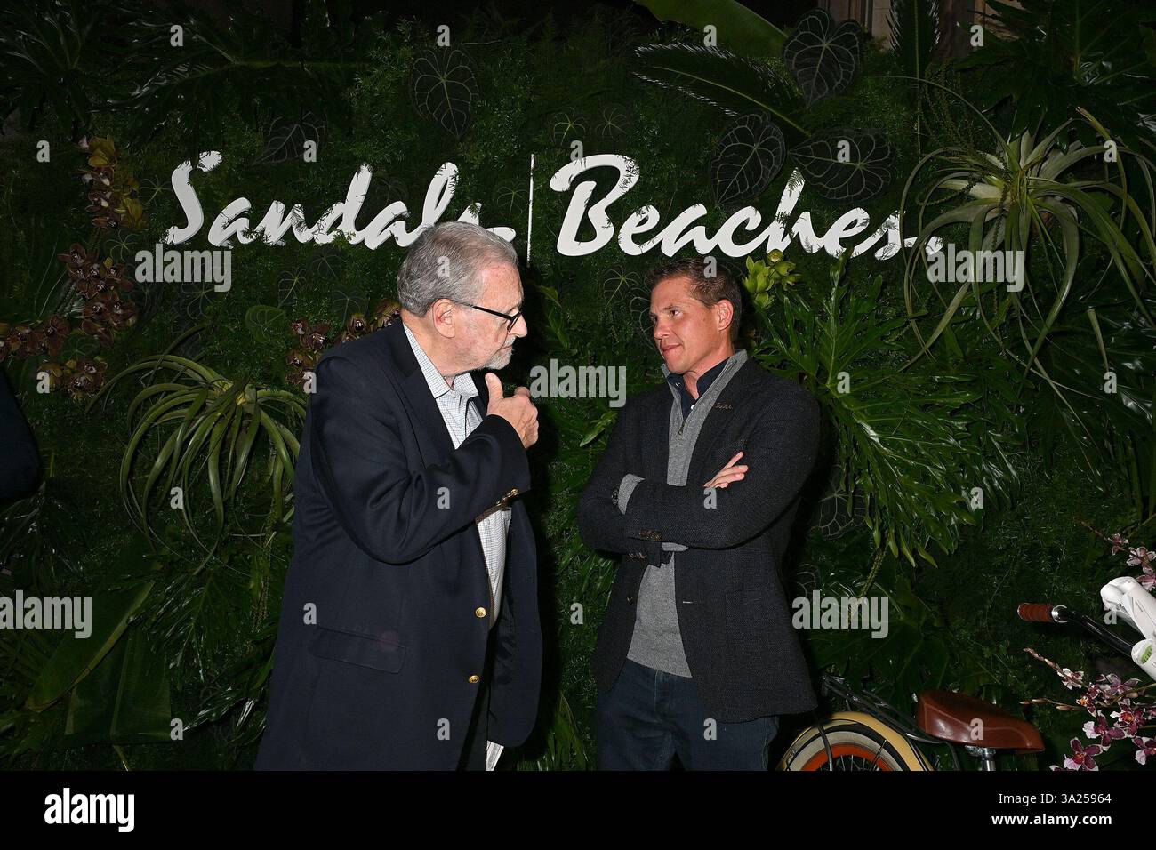 Peter Greenberg et Adam Stewart, Executive Chirman, Sandals Resort, assistent à la soirée de lancement de la campagne mondiale de la marque Sandals Resorts « Made of Caribbean » au Hall des lumières à New York le 11 mars 2025. Robin Platzer/ Twin images/ Credit : Sipa USA/Alamy Live News Banque D'Images