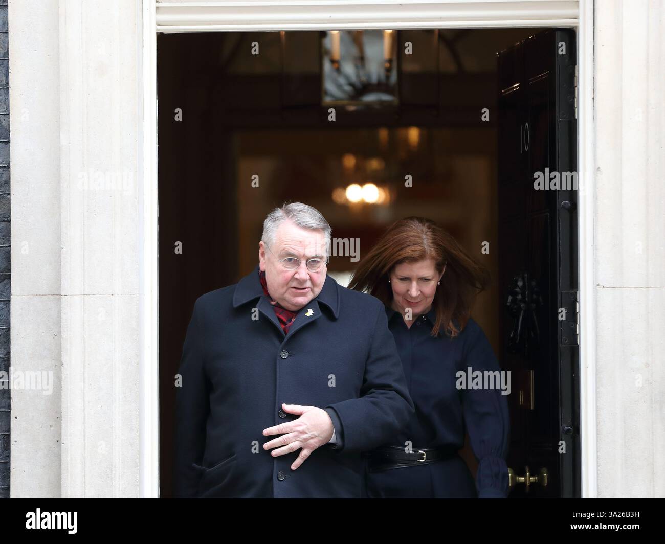 Londres, Royaume-Uni, 11 mars 2025. Sir Alan Campbell, député, secrétaire parlementaire au Trésor (whip en chef), et Jenny Chapman, baronne Chapman de Darlington - ministre d'État (développement international, Amérique latine et Caraïbes) quittent le Sénat après la réunion du Cabinet au 10 Downing Street. Banque D'Images Londres, Royaume-Uni, 11 mars 2025. Sir Alan Campbell, député, secrétaire parlementaire au Trésor (whip en chef), et Jenny Chapman, baronne Chapman de Darlington - ministre d'État (développement international, Amérique latine et Caraïbes) quittent le Sénat après la réunion du Cabinet au 10 Downing Street. Banque D'Images