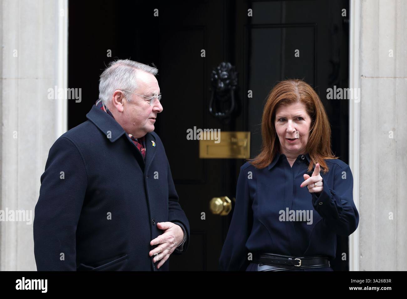 Londres, Royaume-Uni, 11 mars 2025. Sir Alan Campbell, député, secrétaire parlementaire au Trésor (whip en chef), et Jenny Chapman, baronne Chapman de Darlington - ministre d'État (développement international, Amérique latine et Caraïbes) quittent le Sénat après la réunion du Cabinet au 10 Downing Street. Banque D'Images Londres, Royaume-Uni, 11 mars 2025. Sir Alan Campbell, député, secrétaire parlementaire au Trésor (whip en chef), et Jenny Chapman, baronne Chapman de Darlington - ministre d'État (développement international, Amérique latine et Caraïbes) quittent le Sénat après la réunion du Cabinet au 10 Downing Street. Banque D'Images