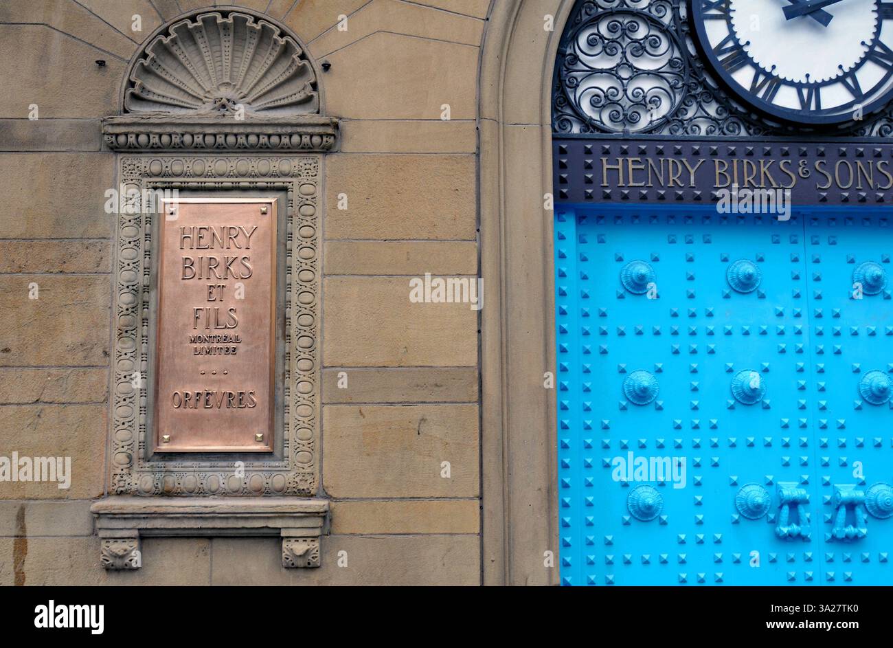 La bijouterie historique Henry Birks & sons se trouve au carré Phillips au centre-ville de Montréal. Banque D'Images