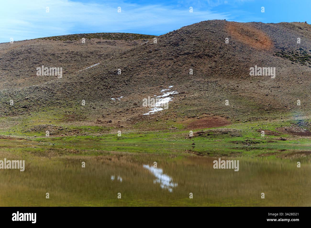 Les montagnes de l'Atlas sont un vaste système montagneux du nord-ouest de l'Afrique, qui s'étend de la côte atlantique du Maroc Banque D'Images Les montagnes de l'Atlas sont un vaste système montagneux du nord-ouest de l'Afrique, qui s'étend de la côte atlantique du Maroc Banque D'Images