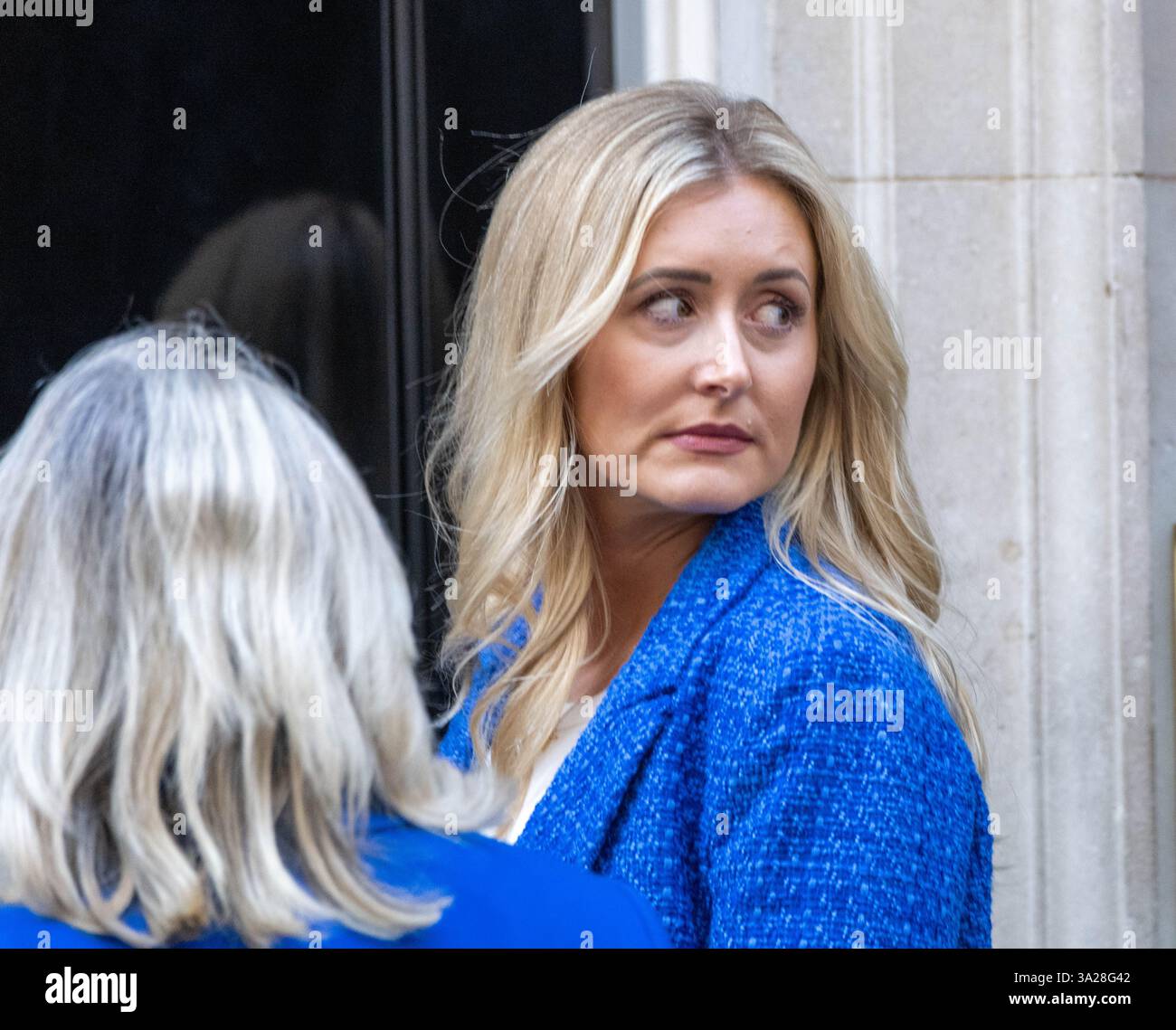 Londres, Royaume-Uni. 12 mars 2024. Katie Amess à Downing Street rencontre Kier Starmer, premier ministre, et Yvette Cooper, ministre de l'intérieur, pour demander une enquête publique sur le meurtre de son père David Amess député. La demande a été refusée lors de la réunion. Crédit : Ian Davidson/Alamy Live News Banque D'Images
