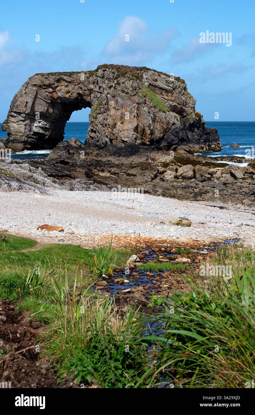 La Grande arche de Pollet la plus grande arche maritime d'Irlande dans le comté de Donegal, péninsule de Fanad, Banque D'Images