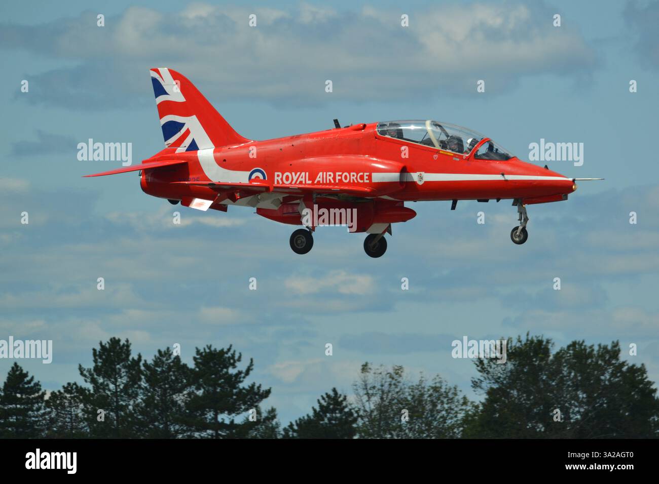 Flèches rouges Hawk T. Je suis entraîneur, venant atterrir à l'aéroport international Stewart New York Banque D'Images